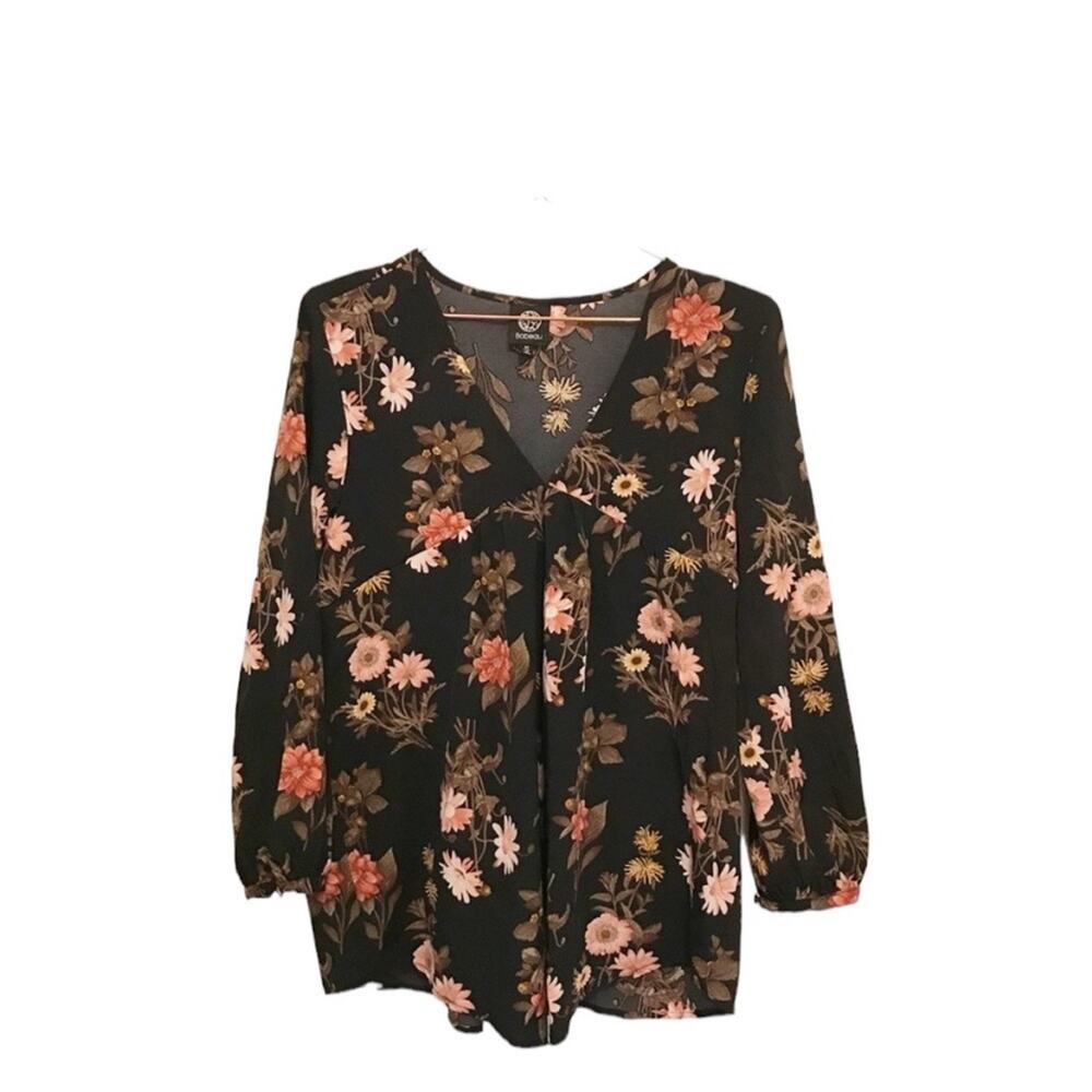 Bobeau floral v neck blouse size medium